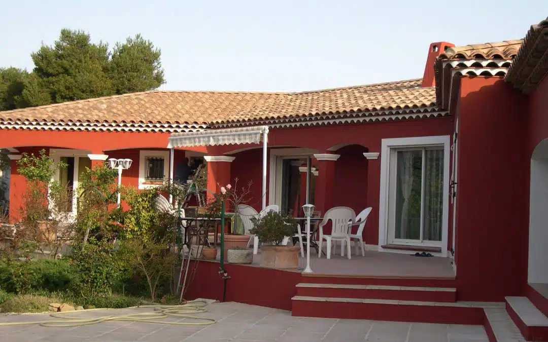 Façade d’une villa individuelle à Saint Mitre les Remparts