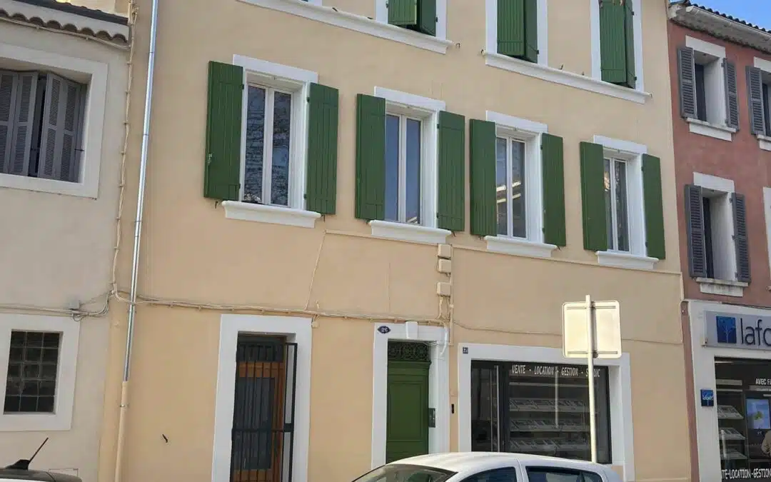 Restauration à la chaux d’une façade à Martigues